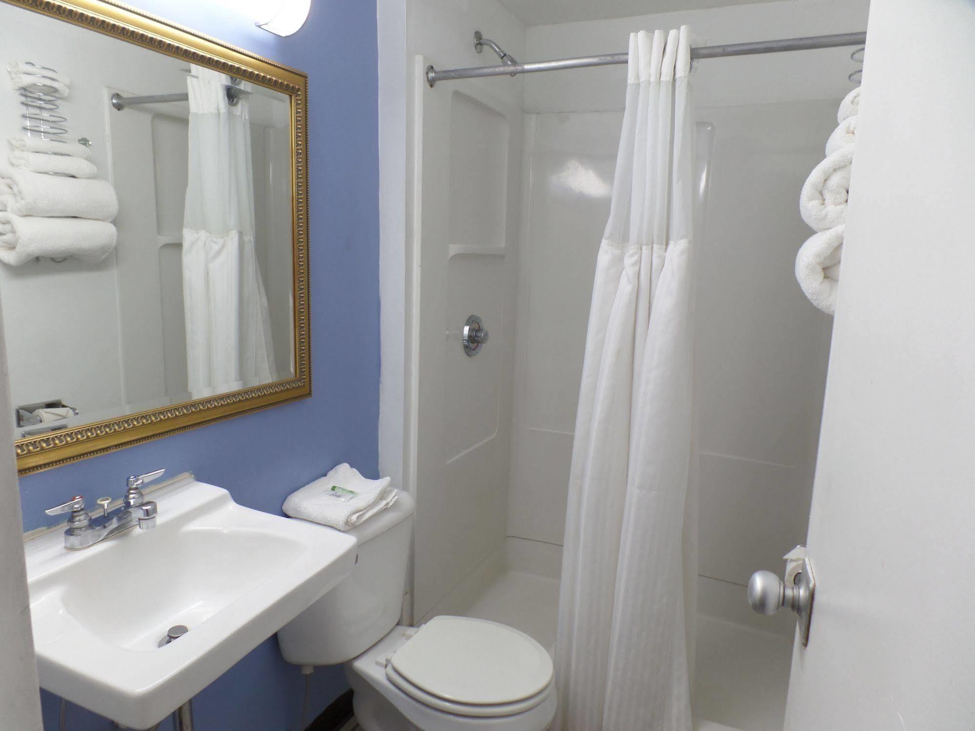 Executive Inn チリコシー エクステリア 写真