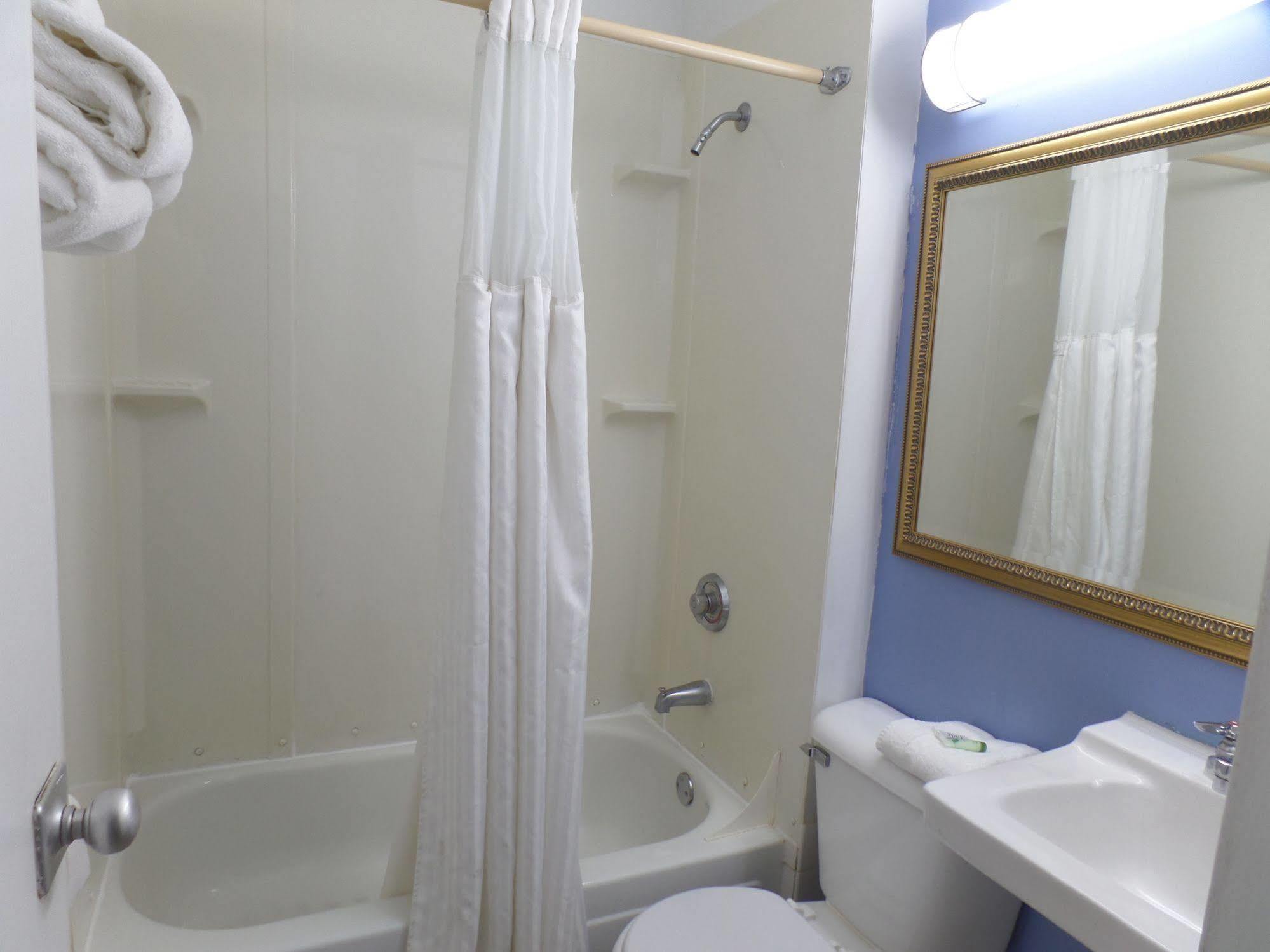 Executive Inn チリコシー エクステリア 写真